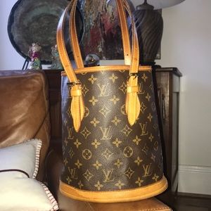 Louis Vuitton Bucket Bag MM